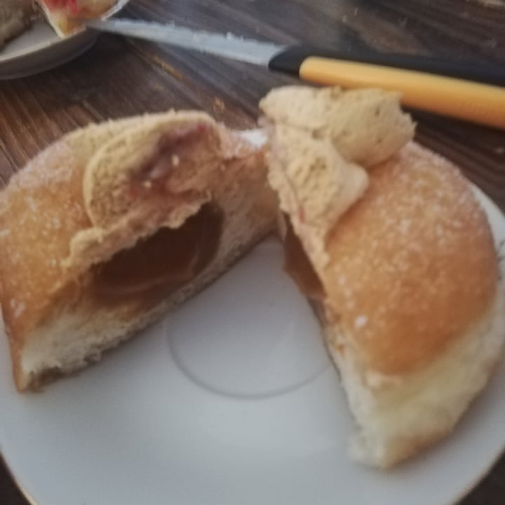 photo of Brammibal's Donuts Dulce de leche shared by @lieselotte on  07 Aug 2022 - review