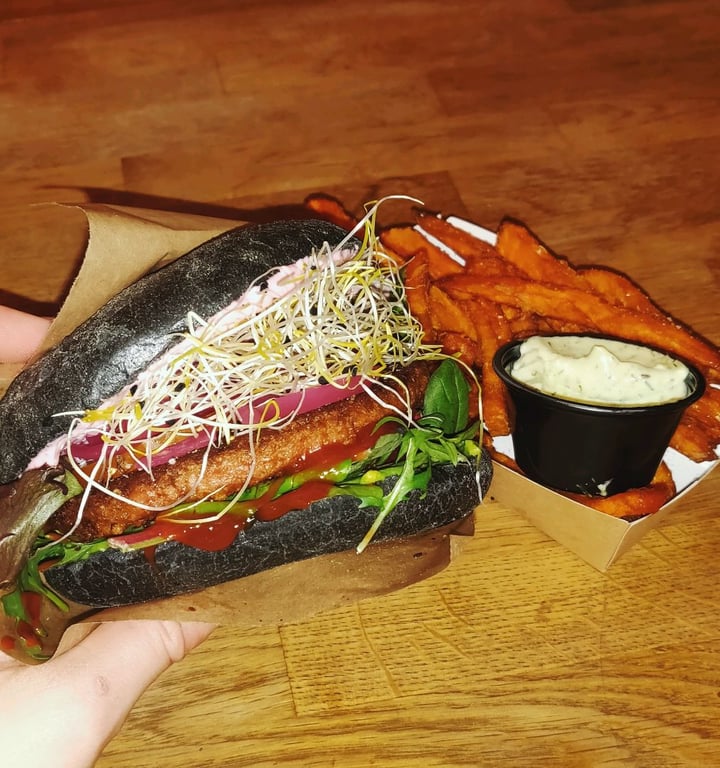 review photo of Two Monkeys The Beyond Burger shared by @auroraitland on 05 Mar 2020 - review