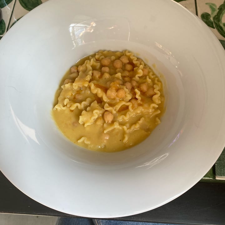 photo of Solo Crudo Pasta e ceci (chickpeas pasta) shared by @veronicad on  27 Nov 2021 - review