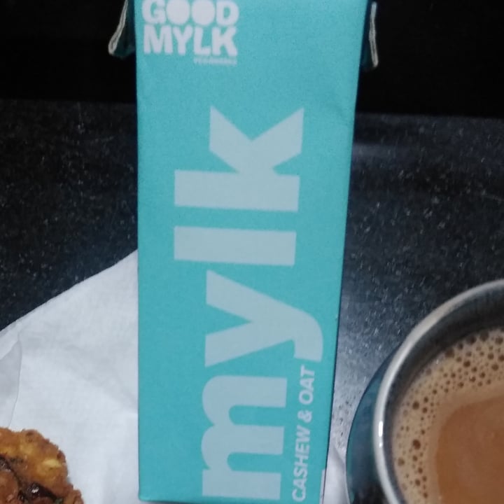 photo of GoodMylk Oat and Cashew Mylk shared by @anjunj on  23 May 2021 - review