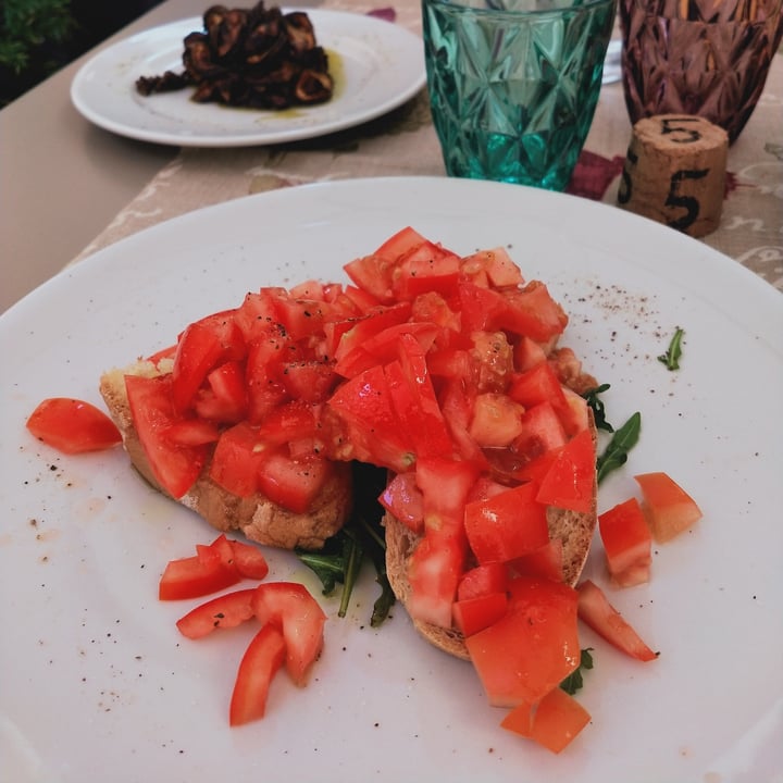 review photo of La Cicala E La Formica Bruschetta Al Pomodoro shared by @vivianf on 01 Apr 2022 - review