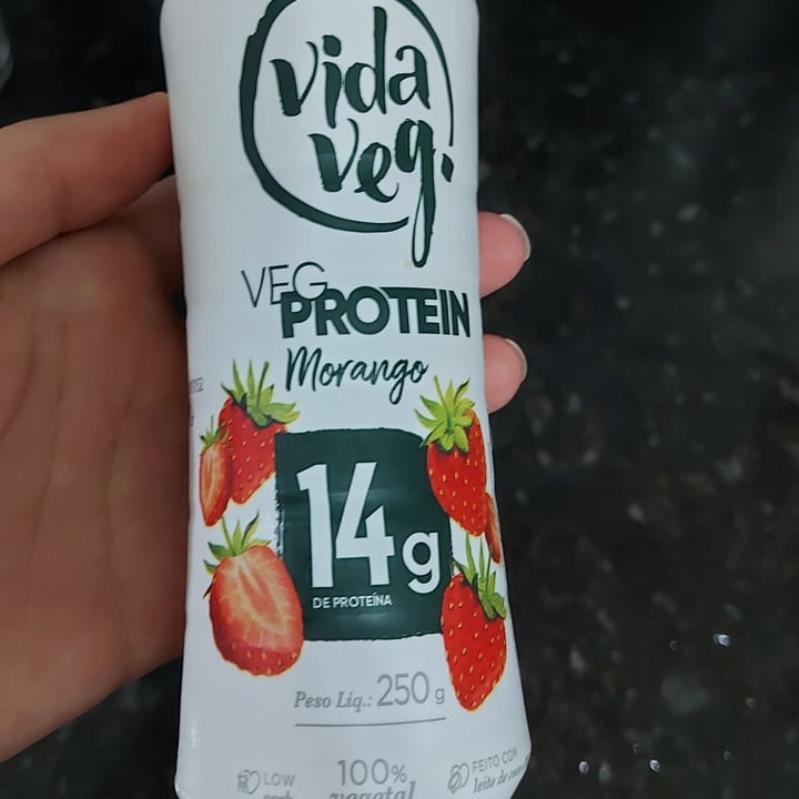 review photo of Vida Veg Iogurte proteico sabor morango shared by @fbtd on 12 May 2022 - review