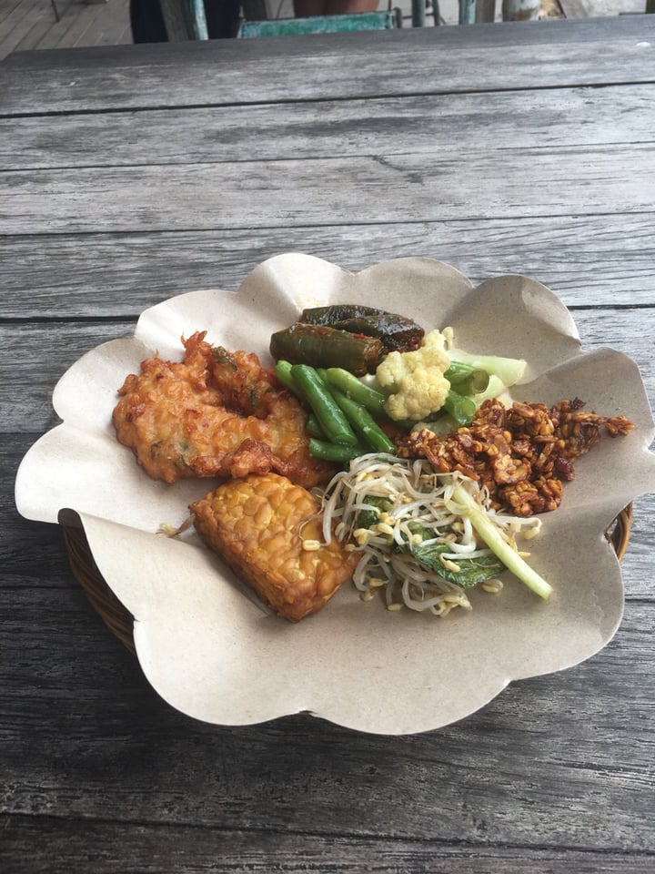photo of Warung Heboh Buffet shared by @baliveganguide on  28 Jul 2018 - review
