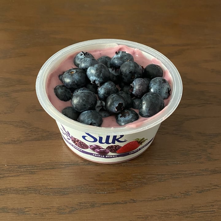 photo of Silk Triple Berry Alternative Yogurt shared by @shizomaru on  30 Oct 2021 - review