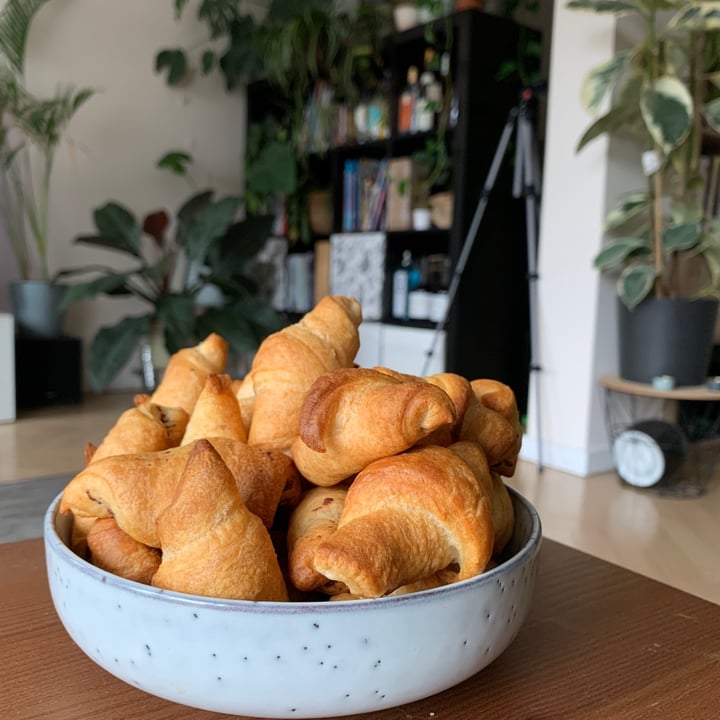 photo of Danerolles Make-your-own Party Mini Croissants shared by @vegandfred on  28 Nov 2020 - review