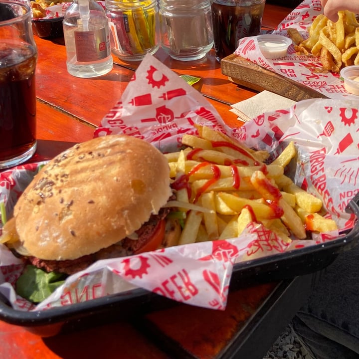 photo of Burgerbeer hamburguesa vegana de campo shared by @pochilarovere on  15 Aug 2021 - review