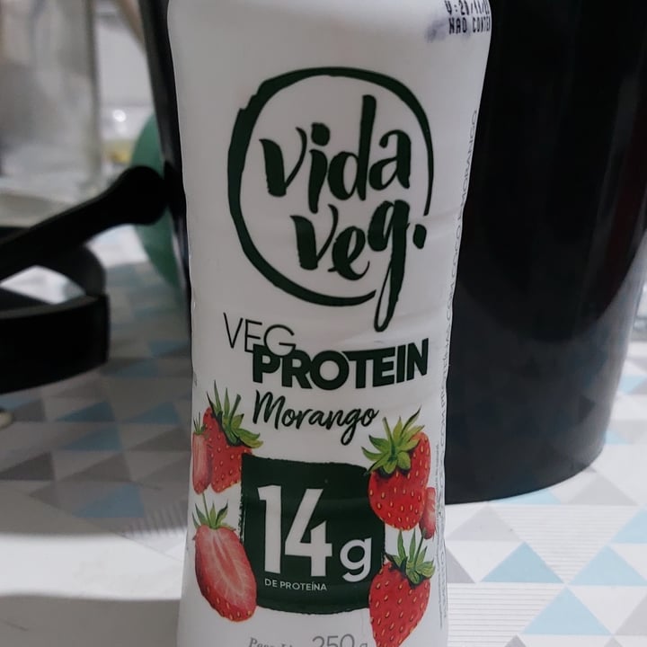 review photo of Vida Veg Iogurte De Morango shared by @cybellesaffa on 31 Dec 2022 - review