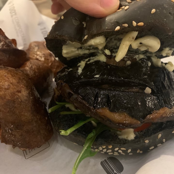 photo of Genius Central Singapore Portobello Mushroom Burger (Veganized) shared by @heruvimdi on  02 Sep 2020 - review