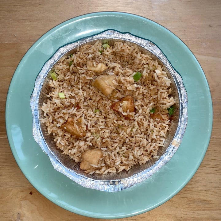 photo of Yummy Cottage Asian Cuisine Vegan Chicken Chow Mein shared by @meghanudale on  24 Jun 2021 - review