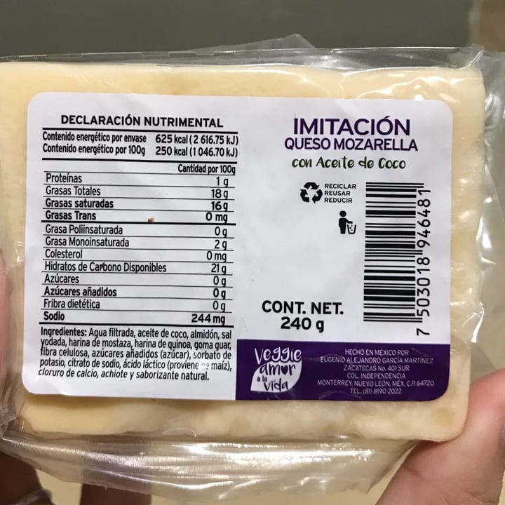 photo of Veggie Amor a la Vida Alternativa de queso estilo mozzarella shared by @dabe on  18 Oct 2021 - review