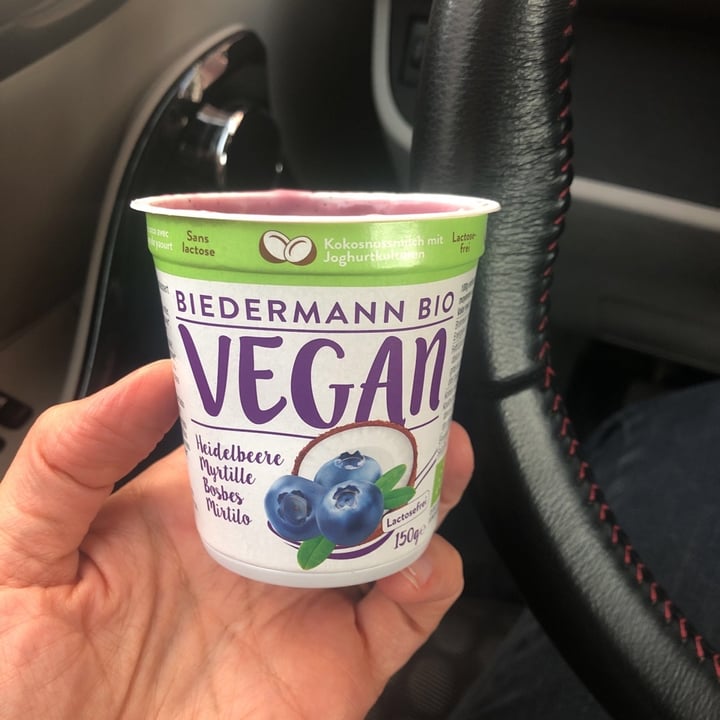 review photo of Biedermann Bio Kokosdessert mit Heidelbeere (Coconut Dessert with Blueberry) shared by @natachampinho on 10 Dec 2019 - review