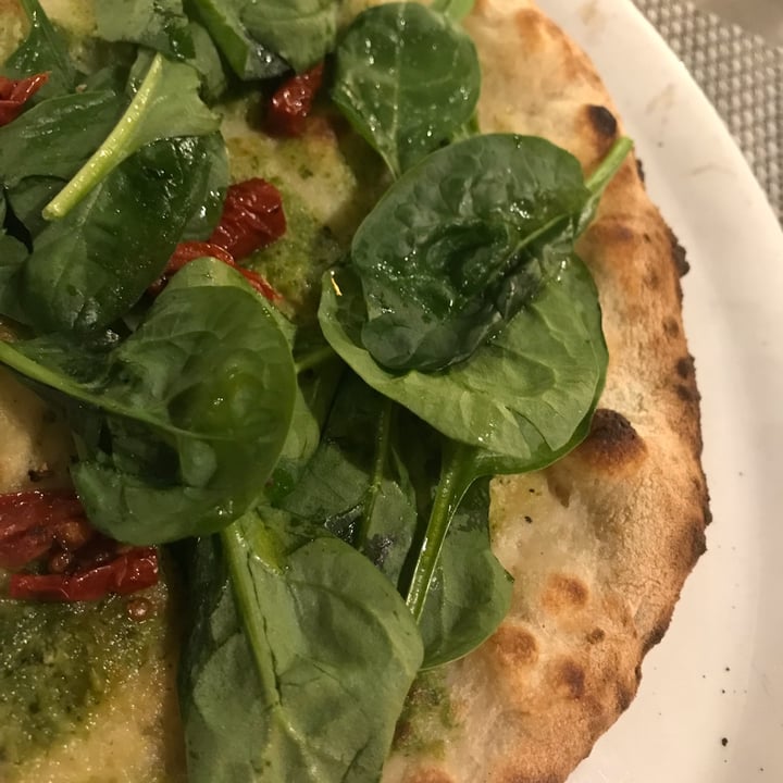 photo of Paradiso pizzeria Gelateria pizza Oslo shared by @flaviacatalina on  29 May 2022 - review