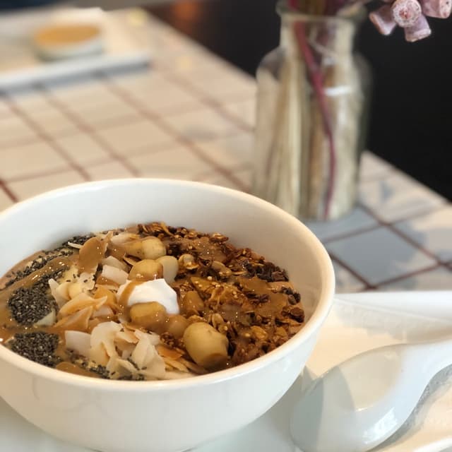 菜肴“Nutty Charger Smoothie bowl”的照片
