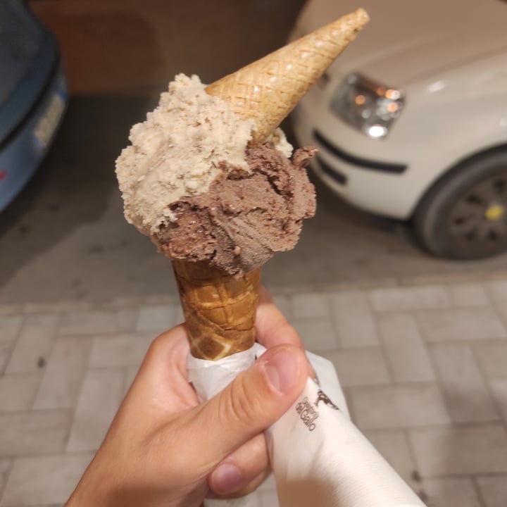 photo of Gelateria Del Gallo Gelato Nocciola E Cioccolato shared by @francescaf on  07 Jul 2022 - review