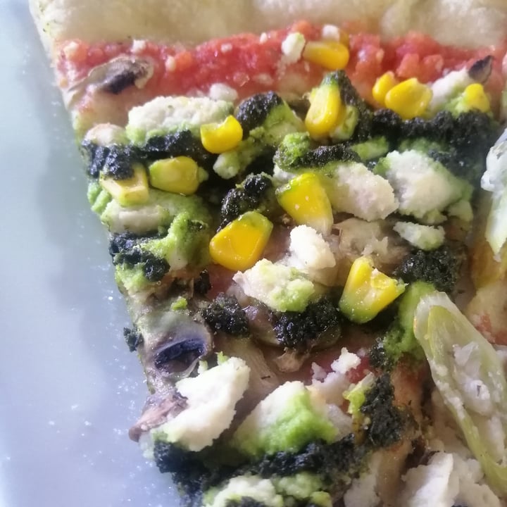 photo of Pizzería Amici Miei Giovina Vegana shared by @sebastianr on  13 Oct 2021 - review