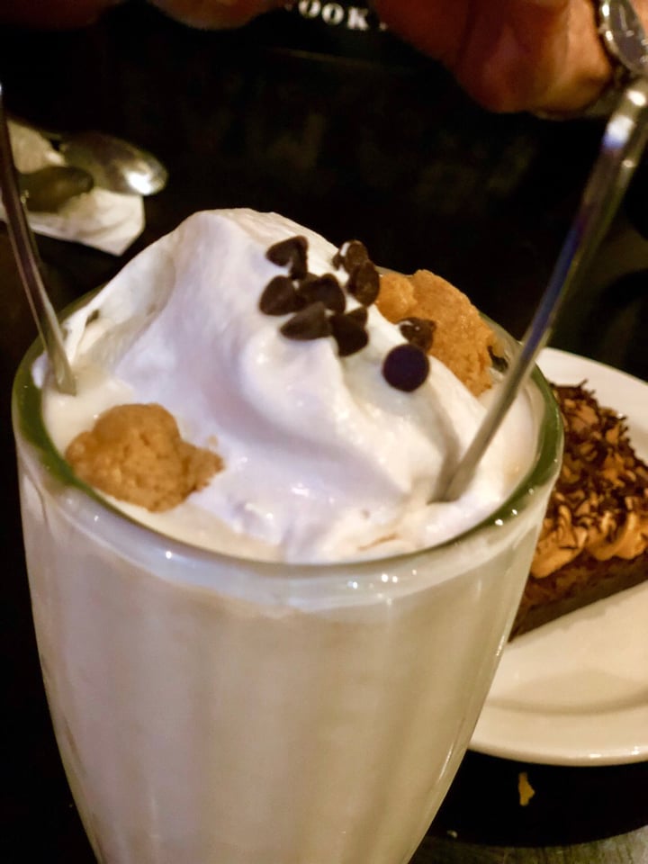 photo of Champs Diner Cookie dough shake shared by @vegan-treehugger on  23 Jul 2019 - review