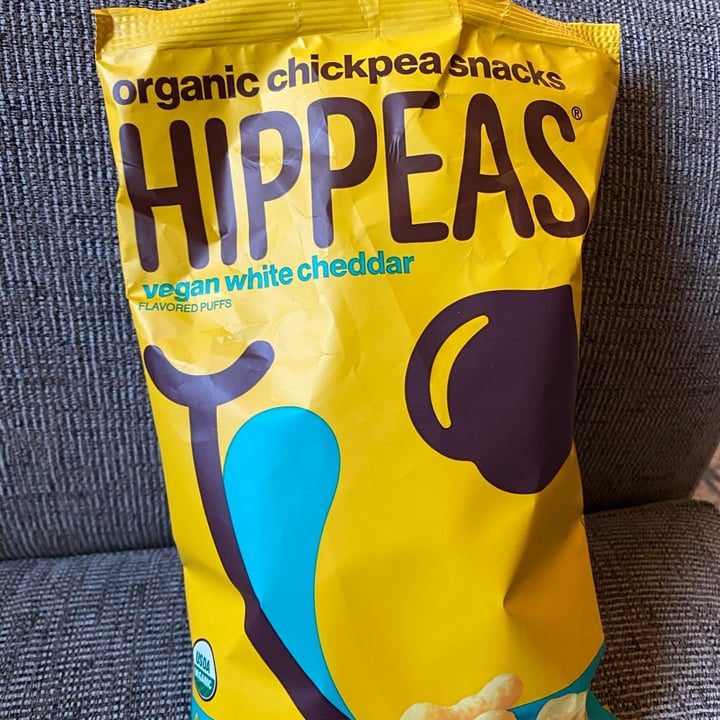 photo of Hippeas Vegan white cheddar hippeas shared by @lindseypoo on  03 Apr 2022 - review
