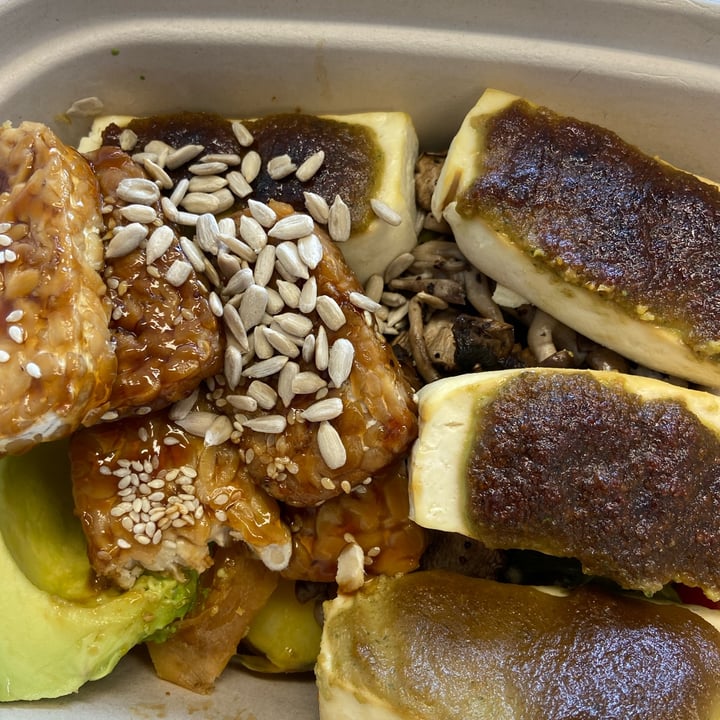 review photo of Omnivore Bowl - tofu and tempeh shared by @jot on 18 Nov 2021 - review