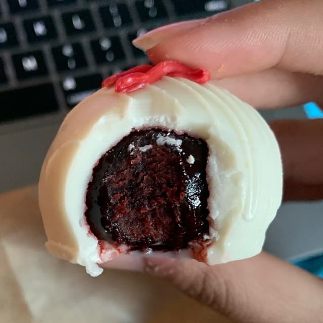 Photo of the dish “Red Velvet Cake Ball”