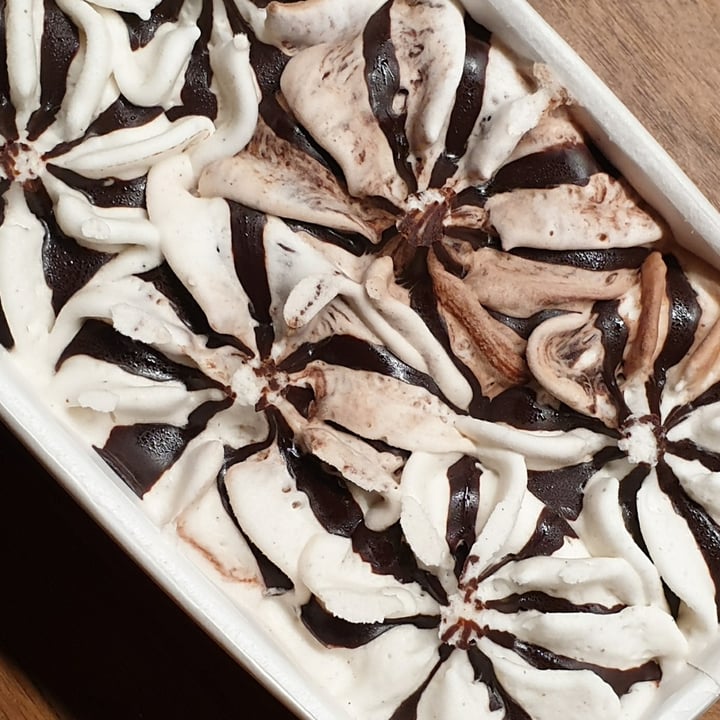 review photo of Sammontana Amando Vaniglia Cacao e Nocciola 400g Tub shared by @le1lah on 25 Aug 2022 - review