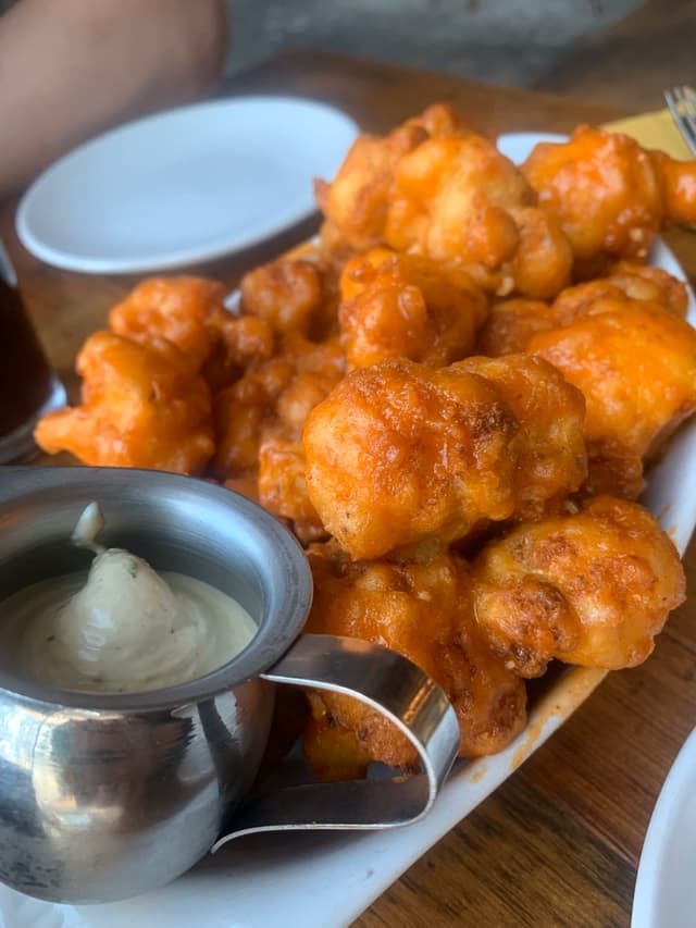 「Buffalo Cauliflower」の料理の写真