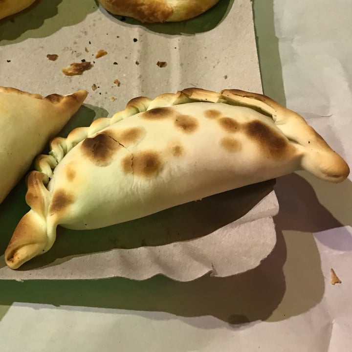 photo of Flipper Pizza Empanada de carne de soja picante shared by @nicolerenou on  07 Sep 2022 - review