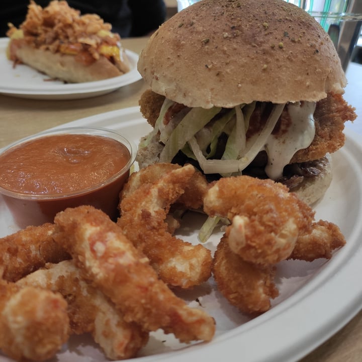 photo of Veganlove street food BBQ veg chick'n burger shared by @itsawsara on  22 Sep 2022 - review