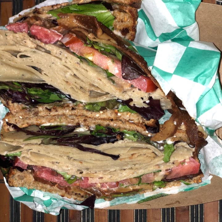photo of Dunedin Vegan Deli Killer Club Sandwich shared by @manuelaw on  20 Jul 2021 - review