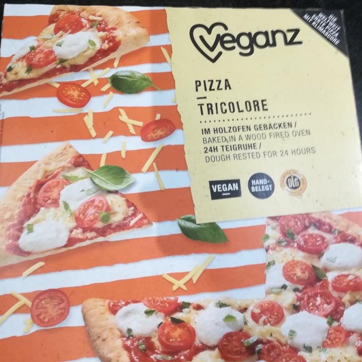photo of Veganz pizza tricolore shared by @cerpia on  11 Mar 2022 - review