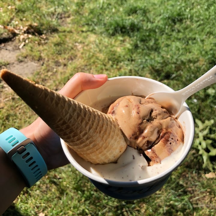 photo of Van Leeuwen Ice Cream Mocha Latte shared by @ilovegoats on  24 Jun 2020 - review