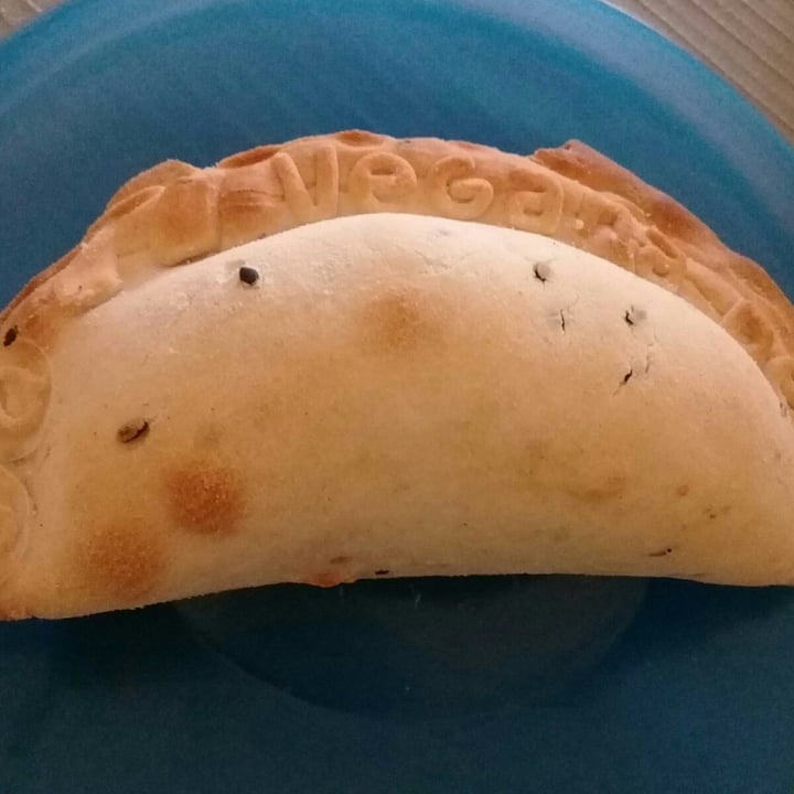 photo of Empanadas de 10 Empanada jamon y queso shared by @hcjulieta on  31 Aug 2020 - review