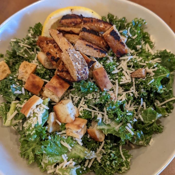 photo of Veggie Grill kale Caesar salad With Tempeh shared by @regimack on  15 Jul 2022 - review
