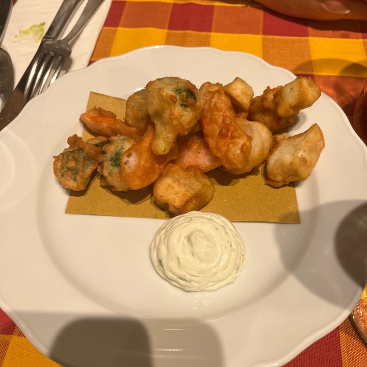 photo of Trattoria Vegetale - Antonio Chiodi Latini Fritto misto shared by @francescazeta on  03 Jun 2022 - review