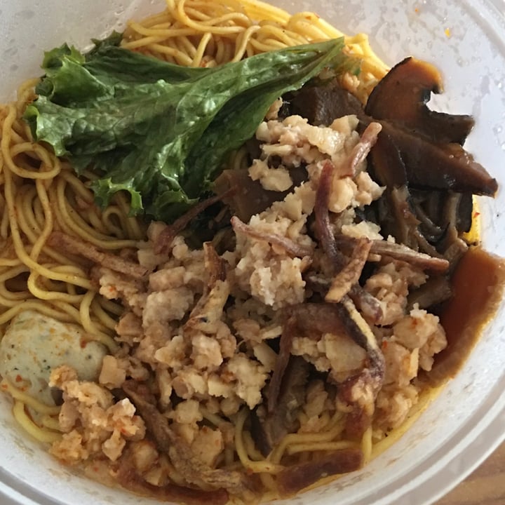 review photo of Chee Wei Vegetarian Omnimeat Minced Meat Mushroom Noodles shared by @5novegs on 16 Oct 2022 - review