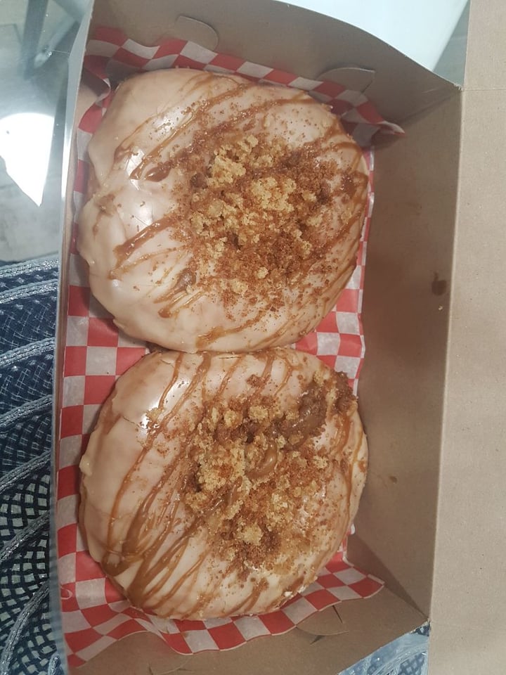 review photo of Plant Joy Coffee Cake Doughnut shared by @houndsandhooligans on 01 Apr 2020 - review