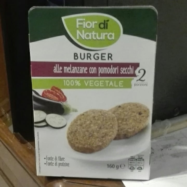 review photo of Fior di Natura Burger alle melanzane con pomodori secchi shared by @deadlynausea on 05 Feb 2021 - review