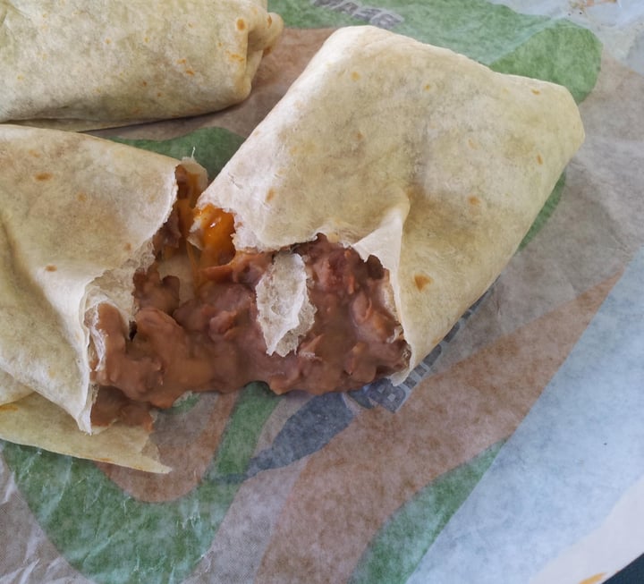 review photo of Taco Bell Bean burrito shared by @breadowich on 26 Apr 2020 - review