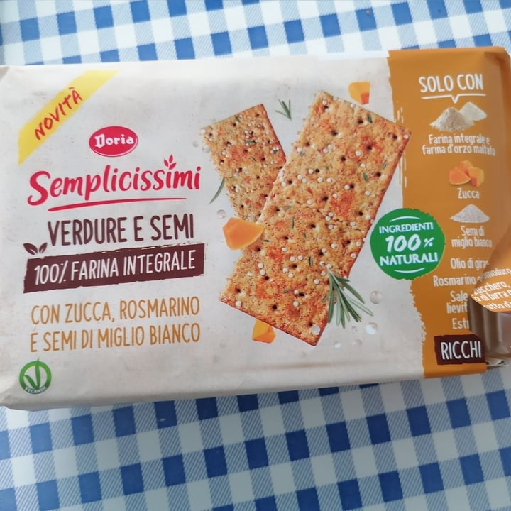 photo of I semplicissimi doria Crackers Verdura e Semi shared by @ila82 on  28 Oct 2022 - review