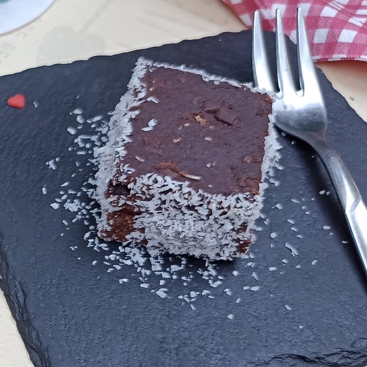 photo of VegAmore Brownie shared by @marybass on  01 Jun 2022 - review