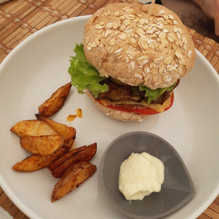 review photo of Holy Beach Holy Burger shared by @pamy on 11 Sep 2022 - review