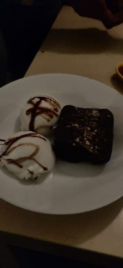 Foto do prato “Brownie with ice cream”