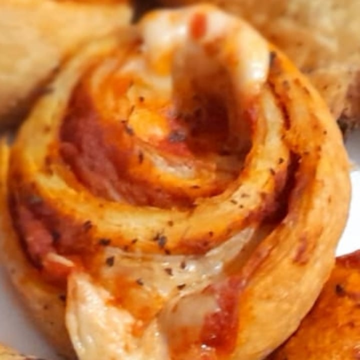 photo of Alimentos Veganos (Vegan Foods) Rolls De Tomate, Albahaca Y Queso shared by @jcarlos1 on  06 Jul 2022 - review
