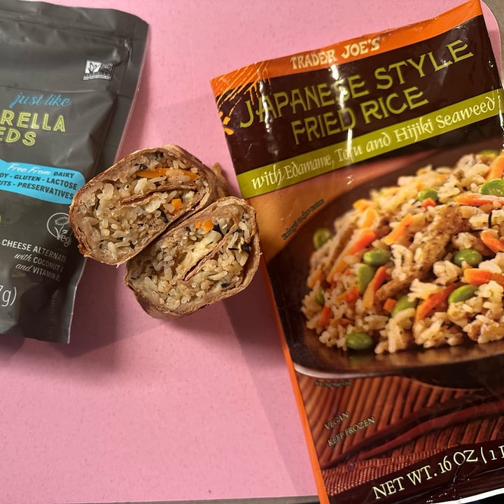 photo of Trader Joe's Japanese Style Fried Rice shared by @berryveganplanet on  17 Oct 2022 - review