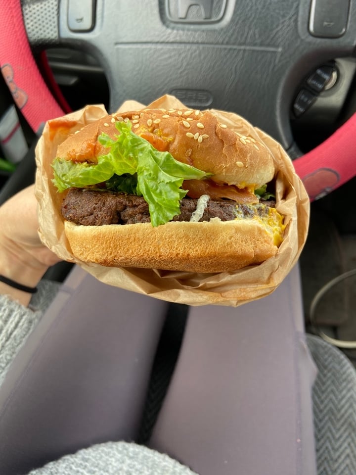 review photo of Bossman's Pizza Vegan Burger shared by @xitzelx on 27 Mar 2020 - review