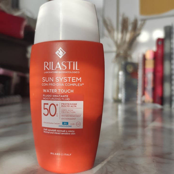 review photo of Rilastil Protección solar facial Water touch SPF 50 shared by @angiere on 19 Jul 2022 - review