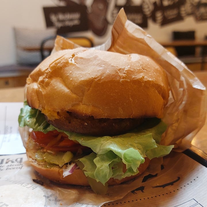 photo of Hank Burger L'allumé shared by @broccoloblu on  10 Jun 2022 - review