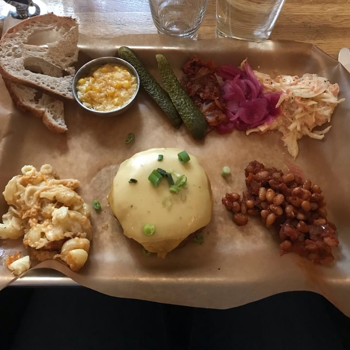 review photo of Malmö Brewing Co & Taproom veggie dinner shared by @elisapedicone on 10 Apr 2022 - review