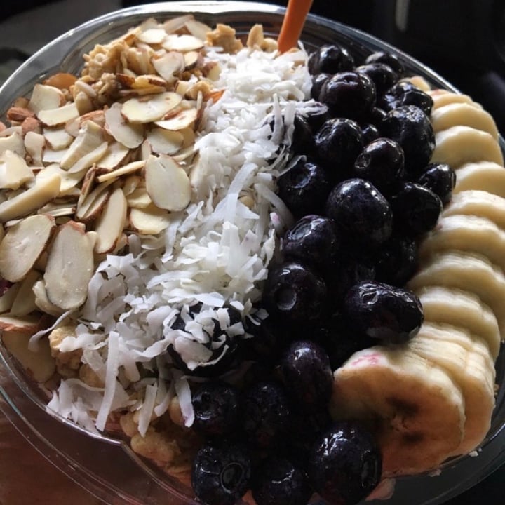 photo of Jamba Juice University of Hawaii / Manoa Acai bowl shared by @breadowich on  26 Apr 2020 - review