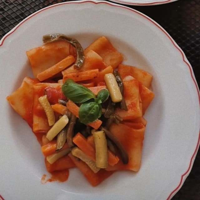 菜肴“Pasta al Sugo con Verdure”的照片