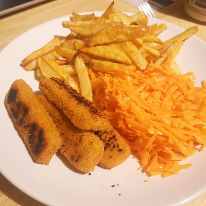 photo of Squeaky Bean Fishless Fingers shared by @mariadesantis on  03 Oct 2020 - review